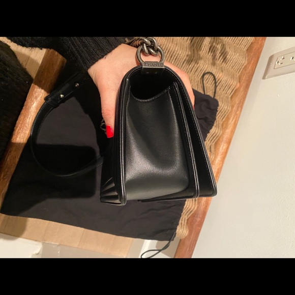 (SOLD) Chanel boy medium black lambskin - Picture 7 of 10